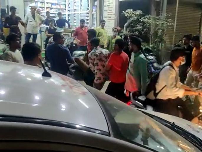 One killed, one injured as slab collapses in Ulhasnagar | उल्हासनगरात पारस इमारतीचा स्लॅब कोसळला एकाचा मृत्यू, एक जखमी; इमारत केली खाली