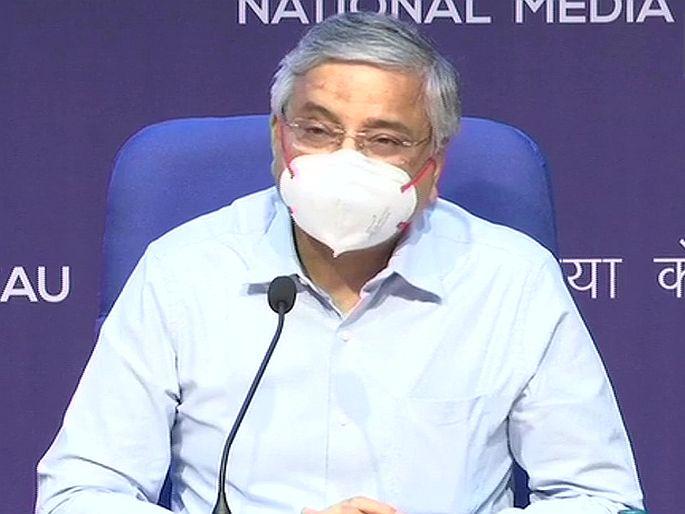 AIIMS delhi director randeep guleria said about corona patients and need of hospitalization in india | CoronaVirus: कोरोना रुग्णांना का मिळेणा उपचार अन् औषधी, एम्स डायरेक्टर डॉ. रणदीप गुलेरियांनी सांगितलं कारण AIIMS delhi director randeep guleria said about corona patients and need of hospitalization in india | CoronaVirus: कोरोना रुग्णांना का मिळेणा उपचार अन् औषधी, एम्स डायरेक्टर डॉ. रणदीप गुलेरियांनी सांगितलं कारण