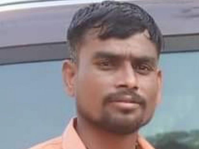 Killing a young man by hitting him on the head | Murder Case : डोक्यावर वार करून तरुणाची हत्या, आरोपी फरार Killing a young man by hitting him on the head | Murder Case : डोक्यावर वार करून तरुणाची हत्या, आरोपी फरार