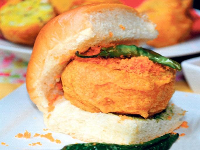 Story about Vadapav Mumbai | वडापाव... बस्स..! Story about Vadapav Mumbai | वडापाव... बस्स..!