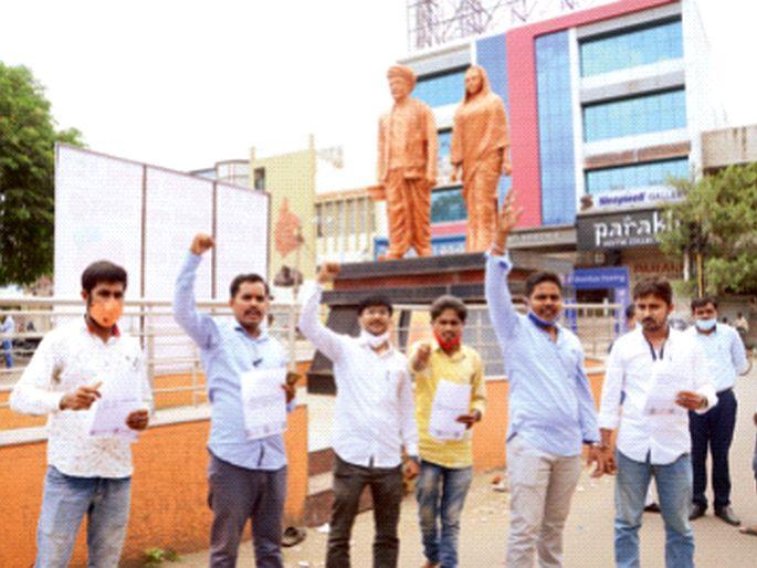 When will the MPSC candidates be interviewed? As many as 5,798 successful candidates are awaiting appointment | एमपीएससी परीक्षार्थींच्या मुलाखती कधी होणार? तब्बल ५,७९८ उत्तीर्ण उमेदवार नियुक्तीच्या प्रतीक्षेत When will the MPSC candidates be interviewed? As many as 5,798 successful candidates are awaiting appointment | एमपीएससी परीक्षार्थींच्या मुलाखती कधी होणार? तब्बल ५,७९८ उत्तीर्ण उमेदवार नियुक्तीच्या प्रतीक्षेत