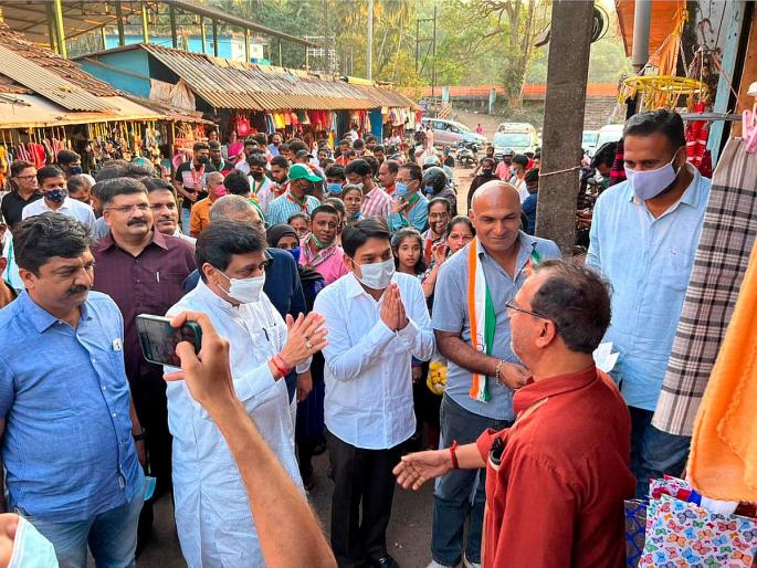 All parties dominance the Goa assembly elections | गाेव्याच्या निवडणुकीत सर्वच पक्षांचा बोलबाला All parties dominance the Goa assembly elections | गाेव्याच्या निवडणुकीत सर्वच पक्षांचा बोलबाला