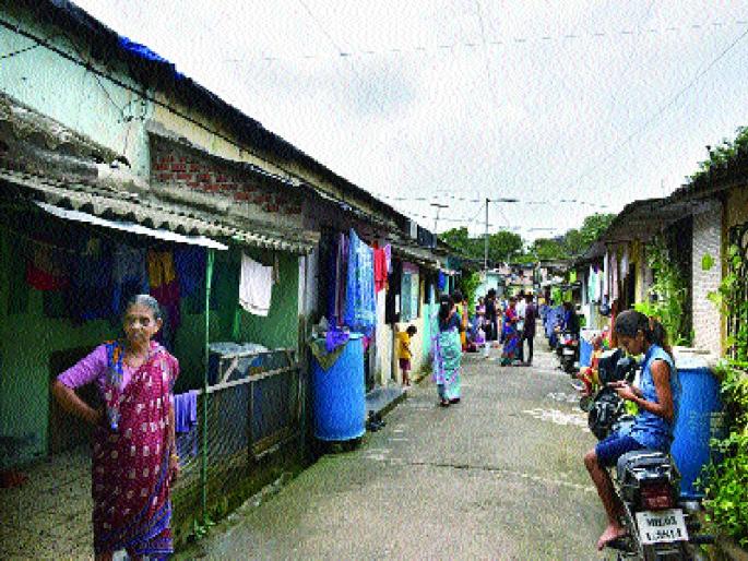 Forty years of exile in transit camp | संक्रमण शिबिरात चाळीस वर्षांचा वनवास    Forty years of exile in transit camp | संक्रमण शिबिरात चाळीस वर्षांचा वनवास