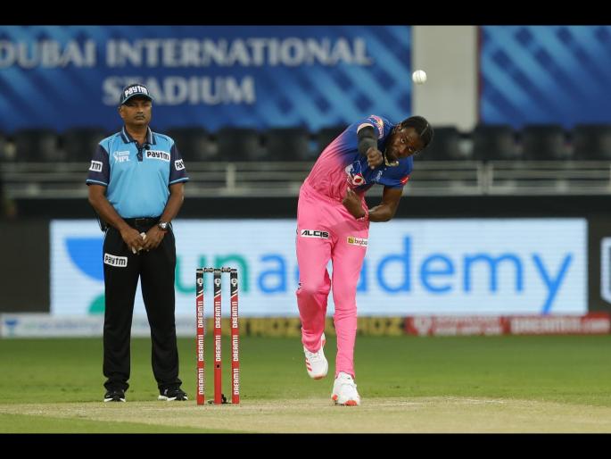 IPL 2020 : Jofra Archer clocks 152 kmph, hustles & harries KKR batsmen | IPL 2020 : जोफ्रा आर्चरनं टाकला सर्वात वेगवान चेंडू; वेग इतका की फलंदाज झाला थक्क 