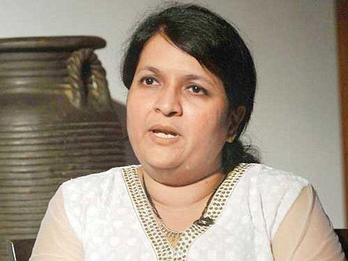 Eknath Khadse harassed me, he has not yet escaped from the complaint of molestation, says anjali damania | "एकनाथ खडसेंनी माझा छळ केला, विनयभंगाच्या तक्रारीतून ते अजून सुटलेले नाहीत" Eknath Khadse harassed me, he has not yet escaped from the complaint of molestation, says anjali damania | "एकनाथ खडसेंनी माझा छळ केला, विनयभंगाच्या तक्रारीतून ते अजून सुटलेले नाहीत"