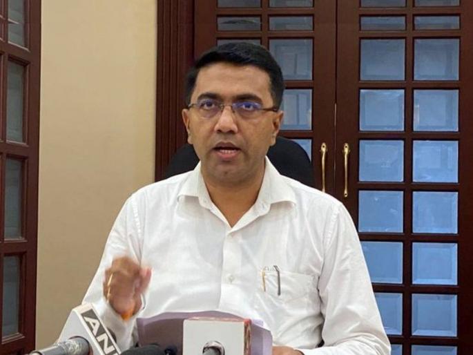 Bullying by taxi drivers with American tourists in Goa Chief Minister orders for the Action | गोव्यात अमेरिकन पर्यटकांसोबत टॅक्सीचालकांची दादागिरी, मुरगांव बंदरातील प्रकार; मुख्यमंत्र्यांकडून कारवाईचे आदेश Bullying by taxi drivers with American tourists in Goa Chief Minister orders for the Action | गोव्यात अमेरिकन पर्यटकांसोबत टॅक्सीचालकांची दादागिरी, मुरगांव बंदरातील प्रकार; मुख्यमंत्र्यांकडून कारवाईचे आदेश