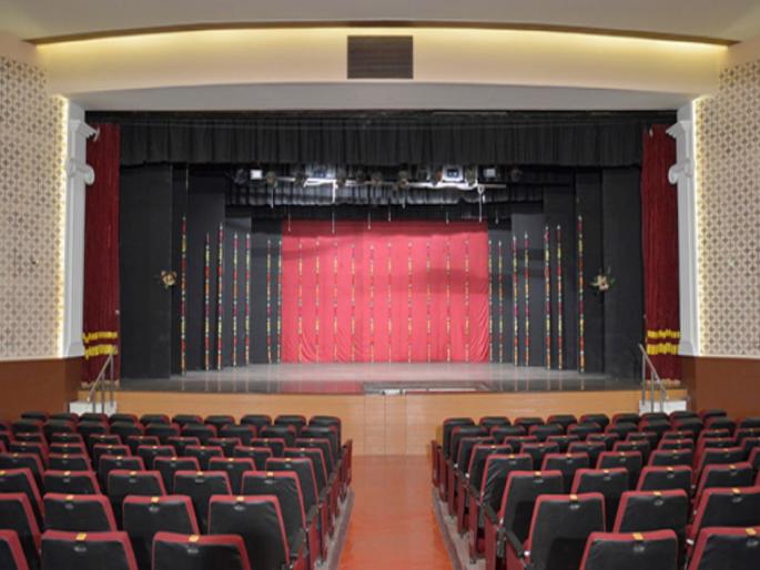 In five thousand, will get Rabindra Natyamandir; Dramas will be experimented with maximum | पाच हजारांमध्ये, मिळणार रवींद्र नाट्यमंदिर; नाटकांचे जास्तीत जास्त प्रयोग होणार In five thousand, will get Rabindra Natyamandir; Dramas will be experimented with maximum | पाच हजारांमध्ये, मिळणार रवींद्र नाट्यमंदिर; नाटकांचे जास्तीत जास्त प्रयोग होणार