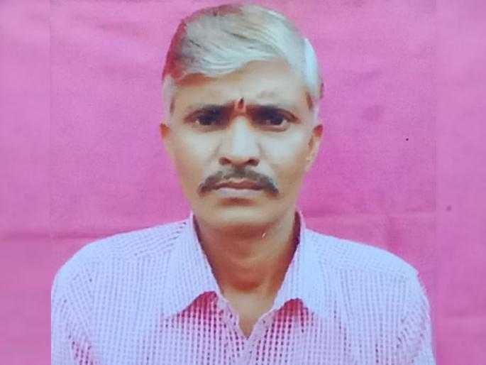 Accidental death of father who was going to distribute marriage cards of daughter, wife seriously injured | मुलीच्या लग्नाच्या पत्रिका वाटायला जाणाऱ्या वडीलाचा अपघाती मृत्यू, पत्नी गंभीर जखमी Accidental death of father who was going to distribute marriage cards of daughter, wife seriously injured | मुलीच्या लग्नाच्या पत्रिका वाटायला जाणाऱ्या वडीलाचा अपघाती मृत्यू, पत्नी गंभीर जखमी