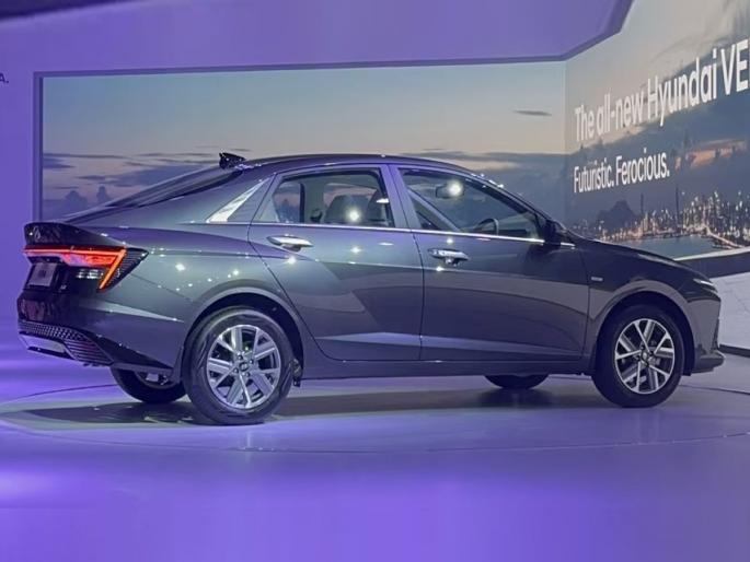 New Hyundai Verna came to dust Honda City! Features are special, know the price | Honda City ला धूळ चारण्यासाठी आली नवी Hyundai Verna! खास आहेत फीचर्स, जाणून घ्या किंमत New Hyundai Verna came to dust Honda City! Features are special, know the price | Honda City ला धूळ चारण्यासाठी आली नवी Hyundai Verna! खास आहेत फीचर्स, जाणून घ्या किंमत