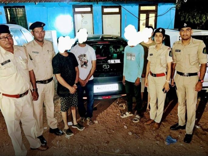 Three tourists from Kalyan arrested in Goa for reckless driving | बेदरकारपणे वाहन चालवल्या प्रकरणी कल्याणच्या तीन पर्यटकांना गोव्यात अटक Three tourists from Kalyan arrested in Goa for reckless driving | बेदरकारपणे वाहन चालवल्या प्रकरणी कल्याणच्या तीन पर्यटकांना गोव्यात अटक