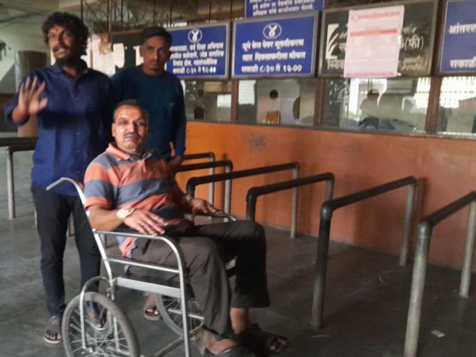 Three workers injured when boiler water fell on them | बाॅयलरचे पाणी अंगावर पडल्याने तीन कामगार जखमी