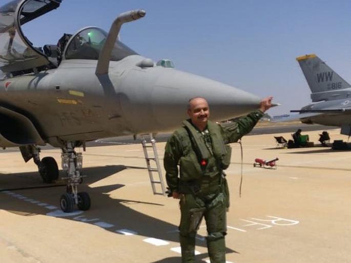 Vivek Chaudhary new Air Chief Marshal; Happiness in the Hastra village | नांदेडमधील हस्तरा गावच्या सुपुत्राने घेतली ‘वायु’भरारी! विवेक चौधरी नवे एअर चीफ मार्शल; गावात आनंदीआनंद Vivek Chaudhary new Air Chief Marshal; Happiness in the Hastra village | नांदेडमधील हस्तरा गावच्या सुपुत्राने घेतली ‘वायु’भरारी! विवेक चौधरी नवे एअर चीफ मार्शल; गावात आनंदीआनंद