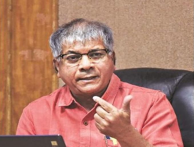 Why did the Prime Minister and Chief Minister not get vaccinated? Asked Prakash Ambedkar | ‘पंतप्रधान, मुख्यमंत्र्यांनी काेविड लस का घेतली नाही?’, प्रकाश आंबेडकरांचा सवाल Why did the Prime Minister and Chief Minister not get vaccinated? Asked Prakash Ambedkar | ‘पंतप्रधान, मुख्यमंत्र्यांनी काेविड लस का घेतली नाही?’, प्रकाश आंबेडकरांचा सवाल