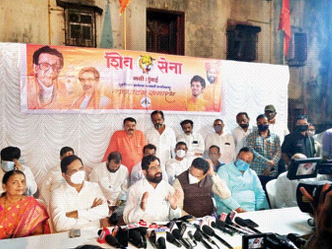 The success achieved in the elections is the confidence shown in the Chief Minister | निवडणुकीत मिळालेले यश म्हणजे मुख्यमंत्र्यांवर दाखविलेला विश्वास - एकनाथ शिंदे The success achieved in the elections is the confidence shown in the Chief Minister | निवडणुकीत मिळालेले यश म्हणजे मुख्यमंत्र्यांवर दाखविलेला विश्वास - एकनाथ शिंदे