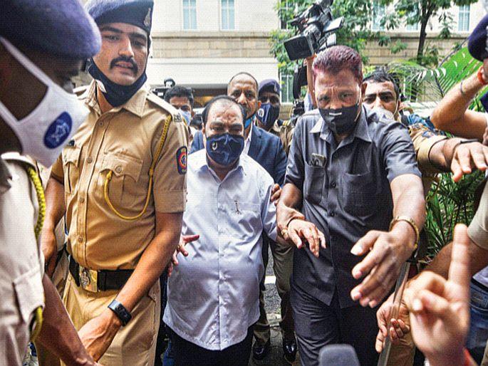 Bhosari plot purchase fraud case, Eknath Khadse interrogated by ED for more than nine hours | भोसरी भूखंड खरेदी गैरव्यवहार प्रकरण, एकनाथ खडसे यांची ईडीकडून नऊ तासांहून अधिक काळ चौकशी Bhosari plot purchase fraud case, Eknath Khadse interrogated by ED for more than nine hours | भोसरी भूखंड खरेदी गैरव्यवहार प्रकरण, एकनाथ खडसे यांची ईडीकडून नऊ तासांहून अधिक काळ चौकशी