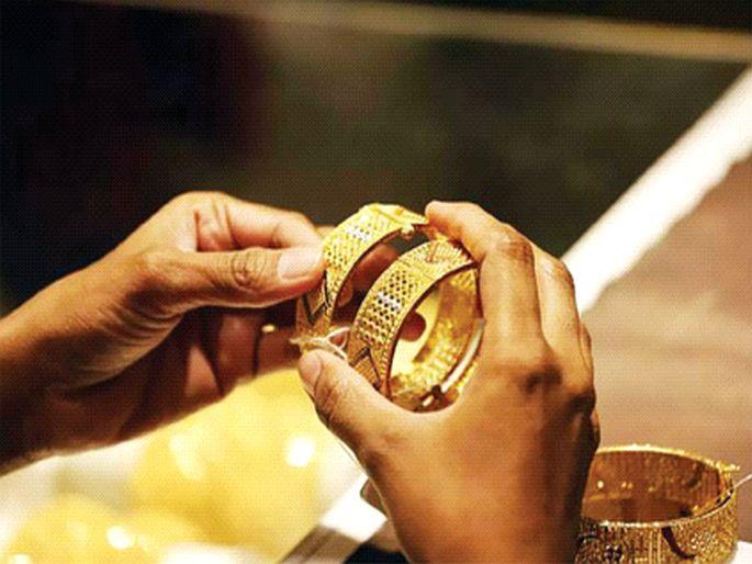 Gold buying online for Akshayya Tritiya, market closed due to corona | अक्षय्य तृतीयेला सोनेखरेदी ऑनलाइन, कोरोनामुळे सराफ बाजार बंदच Gold buying online for Akshayya Tritiya, market closed due to corona | अक्षय्य तृतीयेला सोनेखरेदी ऑनलाइन, कोरोनामुळे सराफ बाजार बंदच