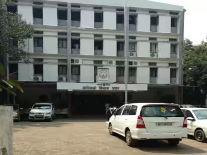 Commissioner's bump! Accreditation of four tribal ashram schools cancelled | आयुक्तांचा दणका! चार आदिवासी आश्रम शाळांची मान्यता रद्द Commissioner's bump! Accreditation of four tribal ashram schools cancelled | आयुक्तांचा दणका! चार आदिवासी आश्रम शाळांची मान्यता रद्द