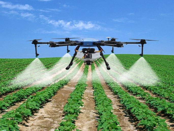 pilots will be friends of Farmer's for the future of crops Drug spraying by drones | पिकांच्या भवितव्यासाठी ‘पायलट’ होणार शेतकऱ्यांचे मित्र! ड्रोनद्वारे औषध फवारणी pilots will be friends of Farmer's for the future of crops Drug spraying by drones | पिकांच्या भवितव्यासाठी ‘पायलट’ होणार शेतकऱ्यांचे मित्र! ड्रोनद्वारे औषध फवारणी
