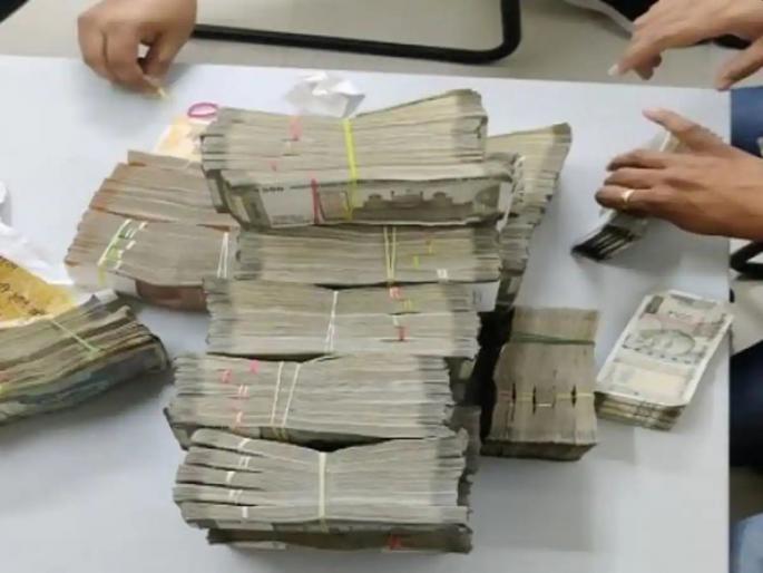 Builder looted in Thakurli by Rs 56 lakh | ठाकुर्लीतील बिल्डरला ५६ लाखांचा घातला गंडा, पैशांच्या पावसाचे दाखवले प्रलोभन Builder looted in Thakurli by Rs 56 lakh | ठाकुर्लीतील बिल्डरला ५६ लाखांचा घातला गंडा, पैशांच्या पावसाचे दाखवले प्रलोभन