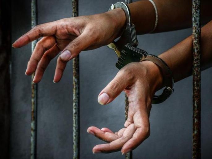 The girlfriend kidnapped the Headmaster, demanded a ransom of 30 lakhs | प्रेयसीनेच केले मुख्याध्यापकाचे अपहरण, मागितली 30 लाखांची खंडणी The girlfriend kidnapped the Headmaster, demanded a ransom of 30 lakhs | प्रेयसीनेच केले मुख्याध्यापकाचे अपहरण, मागितली 30 लाखांची खंडणी