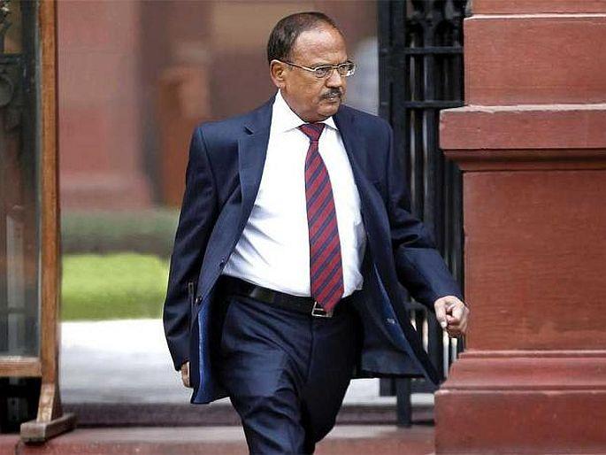 India China tension NSA Ajit Doval in Action Mode | IndiaChinaTension : NSA अजीत डोवाल अॅक्शन मोडमध्ये, वरिष्ठ अधिकाऱ्यांची घेतली बैठक  India China tension NSA Ajit Doval in Action Mode | IndiaChinaTension : NSA अजीत डोवाल अॅक्शन मोडमध्ये, वरिष्ठ अधिकाऱ्यांची घेतली बैठक