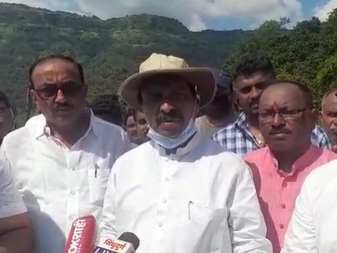 Vinayak Raut called Ashok Chavan the Chief Minister instead of Uddhav Thackeray | राऊतानी महाराष्ट्राचा मुख्यमंत्रीच बदलला...! आपल्याच पक्षातल्या सर्वोच्च नेत्याला विसरले Vinayak Raut called Ashok Chavan the Chief Minister instead of Uddhav Thackeray | राऊतानी महाराष्ट्राचा मुख्यमंत्रीच बदलला...! आपल्याच पक्षातल्या सर्वोच्च नेत्याला विसरले