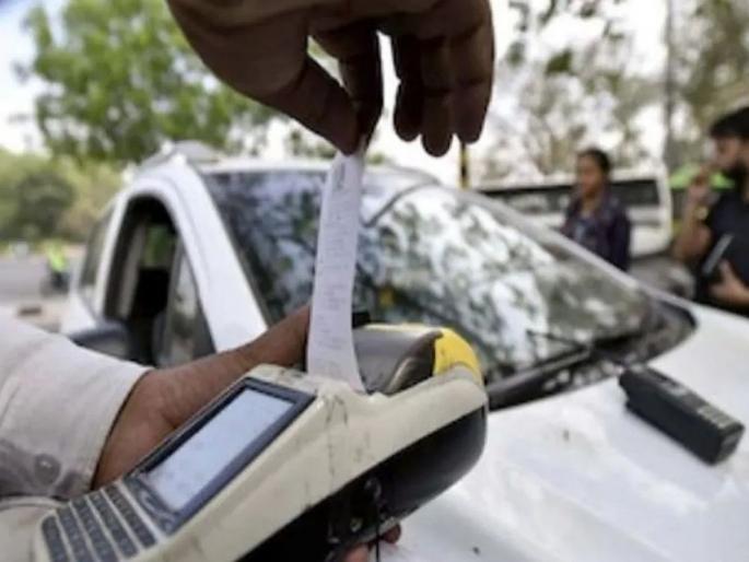 Shocking News Traffic police rs 500 challan for not wearing helmet in the car Know the whole case | Shocking News : कारमध्ये हेल्मेट घातलं नाही म्हणून ट्रॅफिक पोलिसानं कापलं 500 रुपयांचं चलान! जाणून घ्या, संपूर्ण प्रकरण Shocking News Traffic police rs 500 challan for not wearing helmet in the car Know the whole case | Shocking News : कारमध्ये हेल्मेट घातलं नाही म्हणून ट्रॅफिक पोलिसानं कापलं 500 रुपयांचं चलान! जाणून घ्या, संपूर्ण प्रकरण