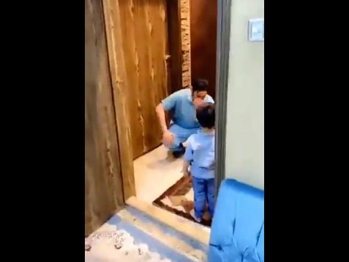 Doctors cant even embrace children after returns home from the hospital due to corona virus sna | VIDEO : कोरोनाची धास्ती, घरी पोहोचल्यानंतर पोटच्या चिमुकल्यांनाही जवळ घेऊ शकत नाहीयेत डॉक्टर