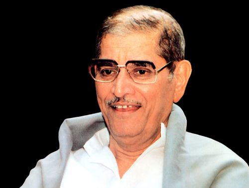 Pandurangashastri A triune confluence of knowledge, devotion and karma | पांडुरंगशास्री : ज्ञान, भक्ती आणि कर्माचा त्रिवेणी संगम Pandurangashastri A triune confluence of knowledge, devotion and karma | पांडुरंगशास्री : ज्ञान, भक्ती आणि कर्माचा त्रिवेणी संगम