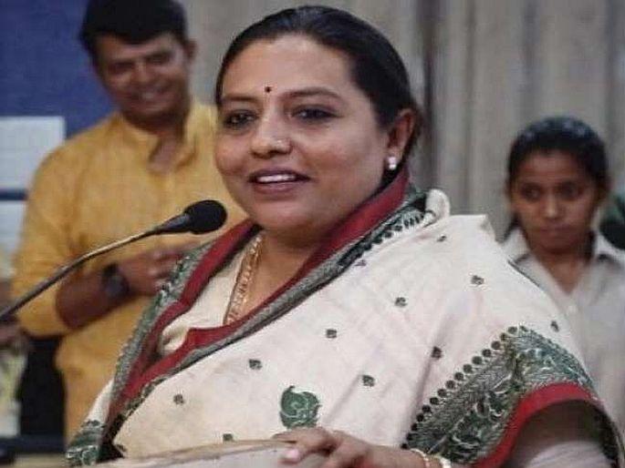 yashomati thakur comment on Film actors and News Anchors | "जनतेच्या अस्मितेशी खेळू नका; नाही तर थेट राजकारणात या, आडून-आडून खेळण्यात मजा नाही" yashomati thakur comment on Film actors and News Anchors | "जनतेच्या अस्मितेशी खेळू नका; नाही तर थेट राजकारणात या, आडून-आडून खेळण्यात मजा नाही"