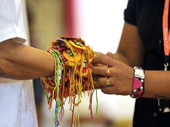 one lakh indigenous rakhis making bjp mp from indore on the occasion of raksha bandhan 2020 | चिनी राख्यांना टक्कर; 'या' भाजपा खासदाराने केला एक लाख स्वदेशी राख्या बनवण्याचा संकल्प one lakh indigenous rakhis making bjp mp from indore on the occasion of raksha bandhan 2020 | चिनी राख्यांना टक्कर; 'या' भाजपा खासदाराने केला एक लाख स्वदेशी राख्या बनवण्याचा संकल्प