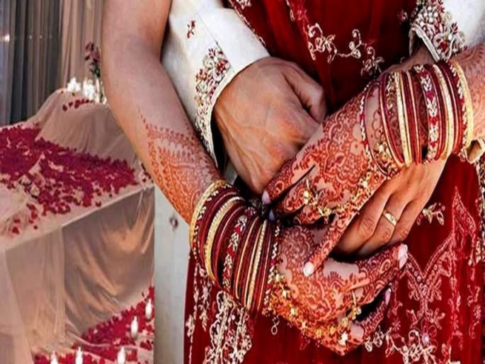 On the first night of marriage, the wife was found to be a transgender family court nullified young man marriage | लग्नाच्या पहिल्या रात्री समजलं पत्नी आहे 'किन्नर', कोर्टात पोहोचला पती अन् मग... On the first night of marriage, the wife was found to be a transgender family court nullified young man marriage | लग्नाच्या पहिल्या रात्री समजलं पत्नी आहे 'किन्नर', कोर्टात पोहोचला पती अन् मग...