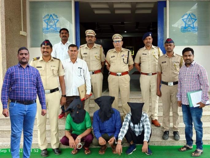 Ambajegai businessman cheated of lakhs of rupees while sitting in Jammu and Kashmir, three arrested | जम्मू-काश्मीरमध्ये बसून अंबाजाेगाईच्या व्यापाऱ्याला लाख रुपयांना फसवले, सायबर पोलिसांनी तिघांना ठोकल्या बेड्या Ambajegai businessman cheated of lakhs of rupees while sitting in Jammu and Kashmir, three arrested | जम्मू-काश्मीरमध्ये बसून अंबाजाेगाईच्या व्यापाऱ्याला लाख रुपयांना फसवले, सायबर पोलिसांनी तिघांना ठोकल्या बेड्या