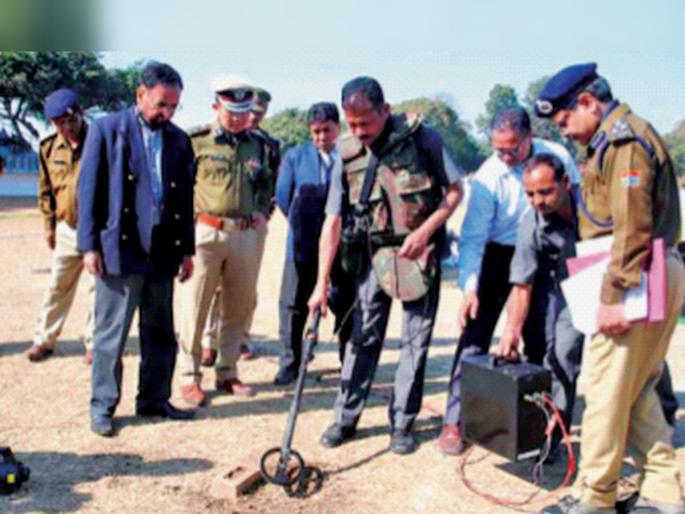 Officers in 'BDDS' will get Incentive Risk Allowance six years difference | ‘बीडीडीएस’मधील अधिकाऱ्यांना बाप्पा पावला, सहा वर्षांपासूनचा फरक मिळणार Officers in 'BDDS' will get Incentive Risk Allowance six years difference | ‘बीडीडीएस’मधील अधिकाऱ्यांना बाप्पा पावला, सहा वर्षांपासूनचा फरक मिळणार