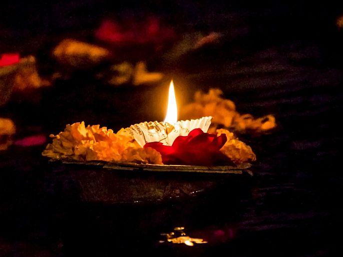 Why should faith be in God, it should also be in humanity! | श्रद्धा देवावरच का, माणूसपणावरही असावी! Why should faith be in God, it should also be in humanity! | श्रद्धा देवावरच का, माणूसपणावरही असावी!