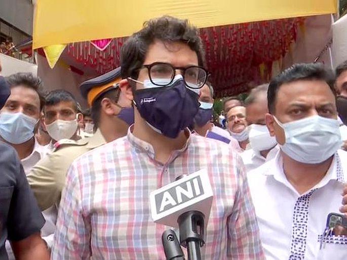 Aaditya Thackeray on Opposition’s allegations that CM didn’t step out during floods | मुख्यमंत्री घराबाहेर पडत नाहीत; विरोधकांच्या आरोपांना आदित्य ठाकरेंचं थेट उत्तर; म्हणाले… Aaditya Thackeray on Opposition’s allegations that CM didn’t step out during floods | मुख्यमंत्री घराबाहेर पडत नाहीत; विरोधकांच्या आरोपांना आदित्य ठाकरेंचं थेट उत्तर; म्हणाले…