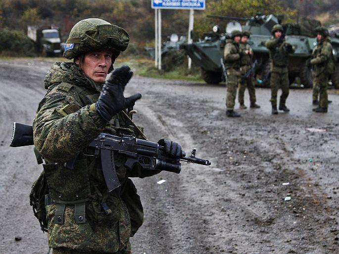 Russia might start war against ukraine as massive number of soldiers are place in east europe | रशिया युद्धाच्या तयारीत? यूरोपच्या सीमेवर '80 हजार' सैनिकांसह रणगाडे, मिसाइल्स तैनात Russia might start war against ukraine as massive number of soldiers are place in east europe | रशिया युद्धाच्या तयारीत? यूरोपच्या सीमेवर '80 हजार' सैनिकांसह रणगाडे, मिसाइल्स तैनात