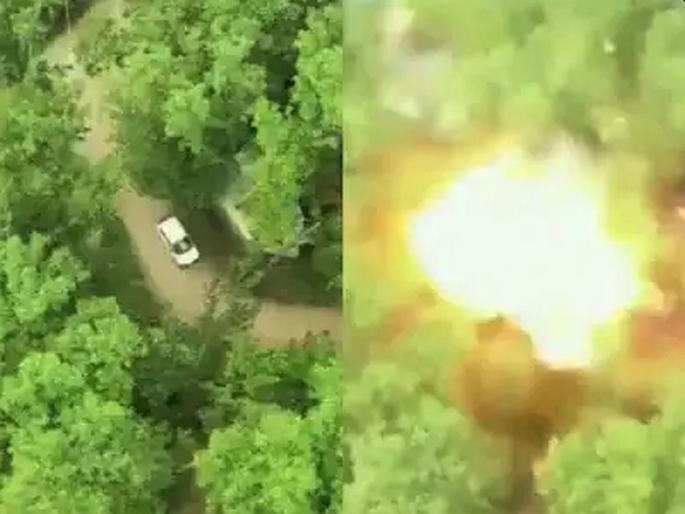 Jammu and kashmir Major car-borne IED attack averted by security in pulwama sna | Video : पुलवामामध्ये जवानांनी 'अशी' उडवली दहशतवाद्यांची IEDने भरलेली कार, 3 दिवसांपूर्वीच मिळाले होते 'इनपुट' Jammu and kashmir Major car-borne IED attack averted by security in pulwama sna | Video : पुलवामामध्ये जवानांनी 'अशी' उडवली दहशतवाद्यांची IEDने भरलेली कार, 3 दिवसांपूर्वीच मिळाले होते 'इनपुट'