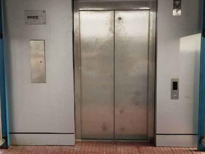 Breakdown in elevator in Police Commissionerate building; 7 people got stuck | पोलीस आयुक्तालयाच्या इमारतीमधील लिफ्टमध्ये बिघाड; ७ जण अडकले Breakdown in elevator in Police Commissionerate building; 7 people got stuck | पोलीस आयुक्तालयाच्या इमारतीमधील लिफ्टमध्ये बिघाड; ७ जण अडकले