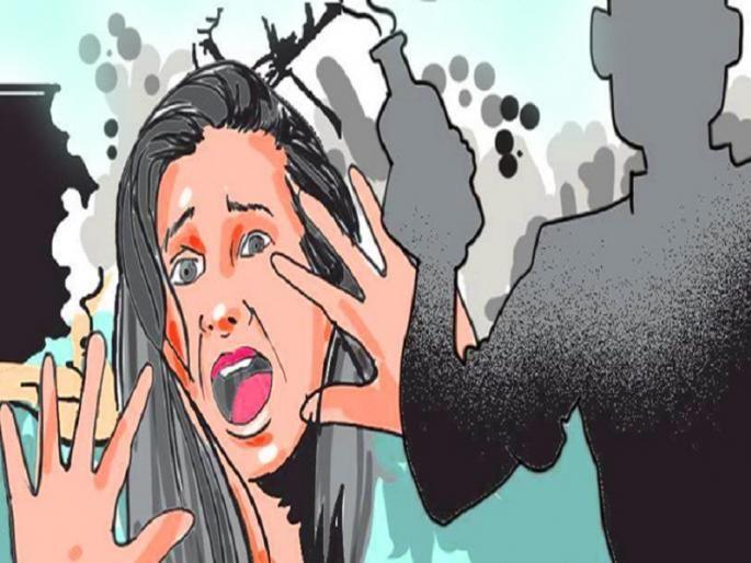 Acid attack on woman in Ghatkopar shop owner also injured | वहिनीच्या चेहऱ्यावर दिरानेच फेकले ॲसिड, घाटकोपरमधील घटना, दुकान मालकही जखमी Acid attack on woman in Ghatkopar shop owner also injured | वहिनीच्या चेहऱ्यावर दिरानेच फेकले ॲसिड, घाटकोपरमधील घटना, दुकान मालकही जखमी