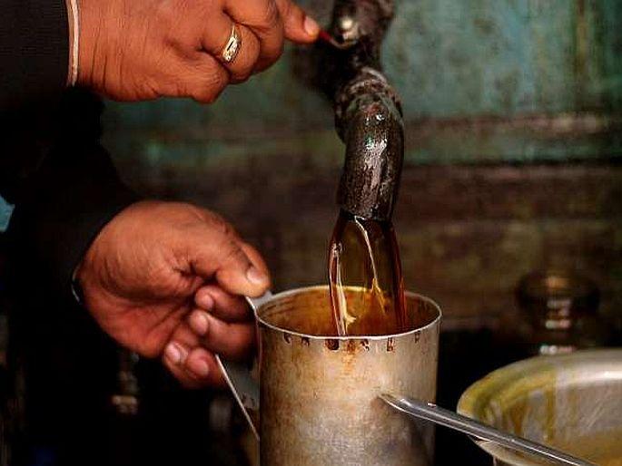 Haryana government to transfer mustard oil subsidy directly into bank accounts | आता 'या' राज्यात खाद्य तेलासाठी दिली जाणार सब्सिडी; BPL, AAY कुटुंबांच्या अकाउंटवर जमा होणार पैसे Haryana government to transfer mustard oil subsidy directly into bank accounts | आता 'या' राज्यात खाद्य तेलासाठी दिली जाणार सब्सिडी; BPL, AAY कुटुंबांच्या अकाउंटवर जमा होणार पैसे