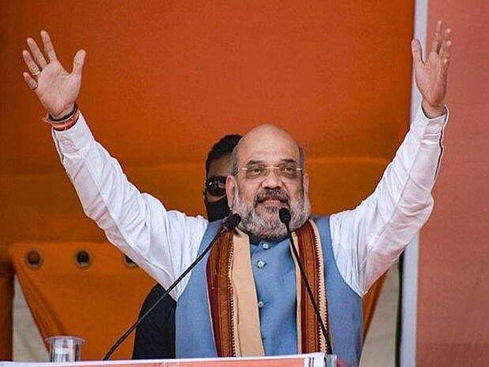 Union home minister Amit Shah's reaction on the questioned about buying house in west bengal | बंगाल दौऱ्यावरून पत्रकाराचा सवाल, तुम्ही तर इथंच घर घ्यायला हवं; बघा- अमित शाहंनी काय दिलं उत्तर? Union home minister Amit Shah's reaction on the questioned about buying house in west bengal | बंगाल दौऱ्यावरून पत्रकाराचा सवाल, तुम्ही तर इथंच घर घ्यायला हवं; बघा- अमित शाहंनी काय दिलं उत्तर?