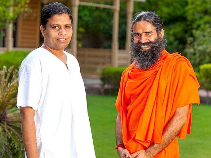 Baba Ramdev vs IMA controversy patanjali ceo slammed doctors for targeting swami ramdev | संपूर्ण देश ख्रिश्चनमय करायचं षडयंत्र! ...म्हणून बाबा रामदेवांना केलं जातंय टार्गेट, आचार्य बालकृष्ण यांचं वक्तव्य Baba Ramdev vs IMA controversy patanjali ceo slammed doctors for targeting swami ramdev | संपूर्ण देश ख्रिश्चनमय करायचं षडयंत्र! ...म्हणून बाबा रामदेवांना केलं जातंय टार्गेट, आचार्य बालकृष्ण यांचं वक्तव्य