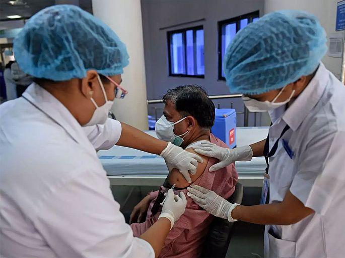 Corona vaccination 90 lakh doses per day will be needed in august december to achieve target | CoronaVaccination: ...तर भारताला ऑगस्टपासून रोज 90 लाख लोकांना द्यावी लागेल लस; असं आहे संपूर्ण गणित Corona vaccination 90 lakh doses per day will be needed in august december to achieve target | CoronaVaccination: ...तर भारताला ऑगस्टपासून रोज 90 लाख लोकांना द्यावी लागेल लस; असं आहे संपूर्ण गणित