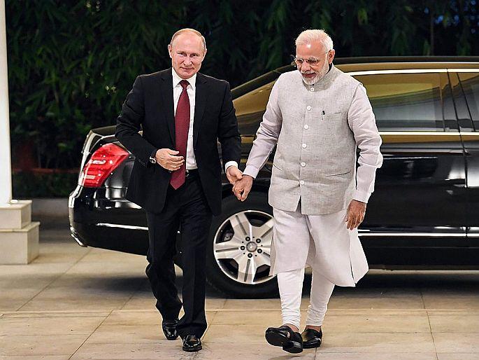 CoronaVirus PM Narendra Modi and Russian president Vladimir Putin talks on phone amid rising corona cases | PM मोदींनी सहकार्याबद्दल मानले पुतीन यांचे आभार, दोन्ही नेत्यांत 'या' महत्वाच्या मुद्द्यांवर झाली चर्चा CoronaVirus PM Narendra Modi and Russian president Vladimir Putin talks on phone amid rising corona cases | PM मोदींनी सहकार्याबद्दल मानले पुतीन यांचे आभार, दोन्ही नेत्यांत 'या' महत्वाच्या मुद्द्यांवर झाली चर्चा