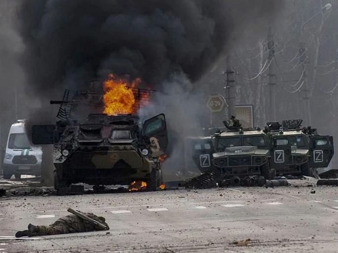 Russia Ukraine War Indians were instructed to leave the kharkiv city the embassy issued advisory | Russia Ukraine War: भारतीयांना खार्किव सोडण्याचे निर्देश, गोळीबारादरम्यान दूतावासनं जारी केली अॅडव्हायजरी Russia Ukraine War Indians were instructed to leave the kharkiv city the embassy issued advisory | Russia Ukraine War: भारतीयांना खार्किव सोडण्याचे निर्देश, गोळीबारादरम्यान दूतावासनं जारी केली अॅडव्हायजरी