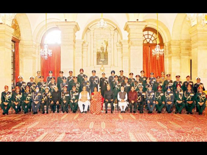 Abhinandan Vardhaman to Veerchakra; Major Maheshkumar Bhure to Shaurya Chakra; Posthumous Kirti Chakra awarded to Jawan Prakash Jadhav | अभिनंदन वर्धमान यांना वीरचक्र; मेजर महेशकुमार भुरे यांना शौर्यचक्र; जवान प्रकाश जाधव यांना मरणोत्तर कीर्तिचक्र प्रदान Abhinandan Vardhaman to Veerchakra; Major Maheshkumar Bhure to Shaurya Chakra; Posthumous Kirti Chakra awarded to Jawan Prakash Jadhav | अभिनंदन वर्धमान यांना वीरचक्र; मेजर महेशकुमार भुरे यांना शौर्यचक्र; जवान प्रकाश जाधव यांना मरणोत्तर कीर्तिचक्र प्रदान