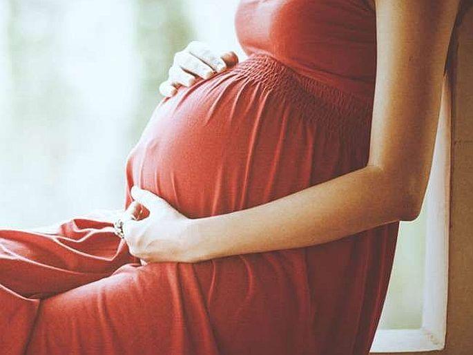 Young lady refuse to be 'mothers', only 3.6 million children last year in America | तरुणींचा ‘आई’ होण्यास नकार, गेल्या वर्षी केवळ ३६ लाख मुलं; अमेरिकेत चिंता