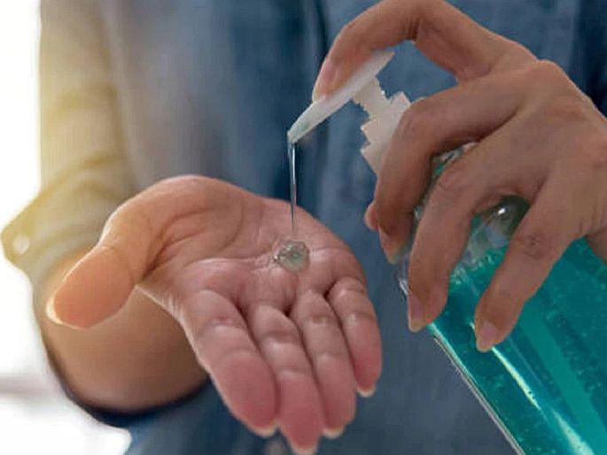 People drunked sanitizer if alcohol is not found 7 dead in yavatmal says police | धक्कादायक! दारू मिळाली नाही म्हणून सॅनिटायझर प्यायलं, 7 जणांचा मृत्यू People drunked sanitizer if alcohol is not found 7 dead in yavatmal says police | धक्कादायक! दारू मिळाली नाही म्हणून सॅनिटायझर प्यायलं, 7 जणांचा मृत्यू