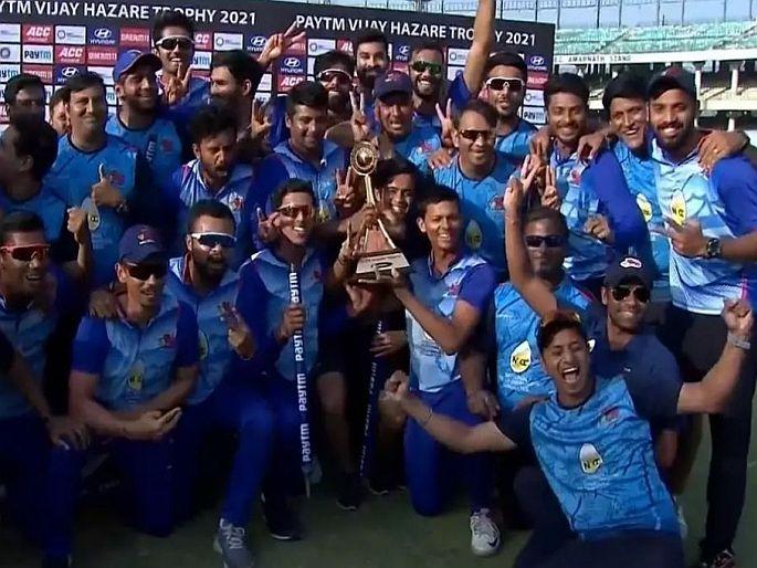 Mumbai defeat Uttar Pradesh and won the Vijay Hazare Cup | विजय हजारे चषकावर मुंबईने केला कब्जा उत्तर प्रदेशचा पराभव, तरेचे शानदार शतक